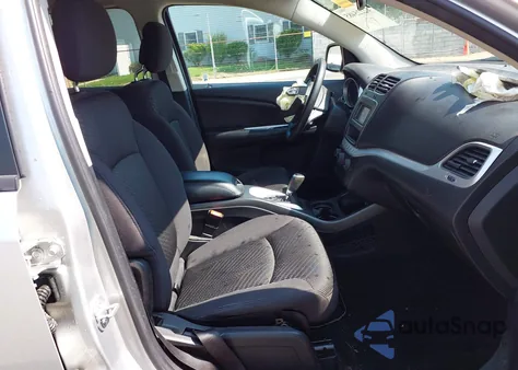 2013 Dodge Journey Sxt z USA, uszkodzony, nr VIN 3C4PDCBG4DT564290